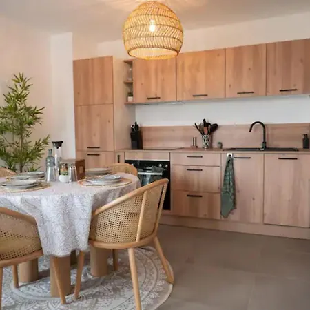 With Mountain Views In Апартаменты Антиб
